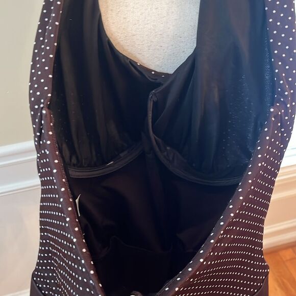 NWOT Miraclesuit Brown and White Polka Dot Swimsuit - Picture 4 of 8